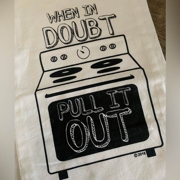 NWT Twisted Wares Hanging Kitchen Towel - Picture 3 of 4